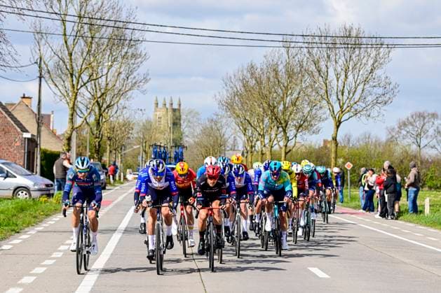 In Flanders Fields From Middelkerke to Wevelgem 2026 Cycling Race WEVELGEM, BELGIUM - MARCH 29 : Meeus Jordi (BEL) of Red Bull BORA Hansgrohe, Trentin Matteo (ITA) of Tudor Pro Cycling Team, Illustration picture of the peloton during the 88th edition of In Flanders Fields From Middelkerke to Wevelgem an UCI World Tour 1.UWT one day cycling road race for Men Elite of 240 km with start in Middelkerke and finish in Wevelgem on March 29, 2026 in Wevelgem, Belgium, 29 03 2026 ( Motordriver Guy De Vuyst - Wevelgem Belgium  Copyright: xJanxDexMeuleneirx