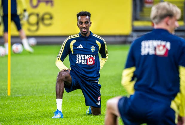 STOCKHOLM 20260329 Taha Ali under söndagens träning med fotbollslandslaget pa Strawberry Arena inför playoff-finalen mot Polen. STOCKHOLM SVERIGE x10090x *** STOCKHOLM 20260329 Taha Ali during Sundays training with the national football team at Strawberry Arena ahead of the playoff final against Poland STOCKHOLM SWEDEN x10090x  Copyright: xClaudioxBresciani TTx FOTBOLLSLANDSLAGET TRÄNAR INFÖR PLAYOFF-FINALEN
