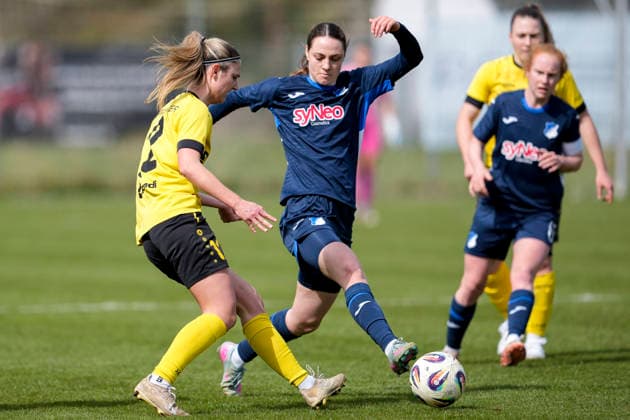 v.li.: Anna Hofrichter (Weinberg, 12), Ann-Sophie Braun (TSG II, 8), Zweikampf, Spielszene, Duell, duel, tackle, tackling, Dynamik, Action, Aktion, 29.03.2026, St. Leon-Rot (Deutschland), Fussball, Frauen, Regionalliga Süd, TSG 1899 Hoffenheim U20 - SV 67 Weinberg, 29.03.2026, St. Leon-Rot (Deutschland), Fussball, Frauen, Regionalliga Süd, TSG 1899 Hoffenheim U20 - SV 67 Weinberg, DFB DFL REGULATIONS PROHIBIT ANY USE OF PHOTOGRAPHS AS IMAGE SEQUENCES AND OR QUASI-VIDEO.