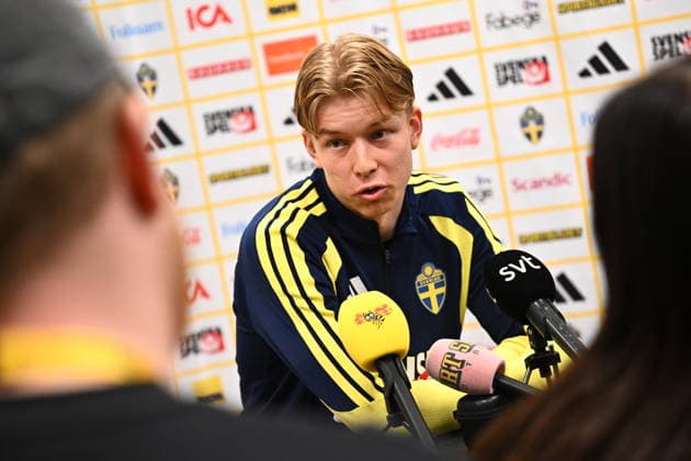 STOCKHOLM, SVERIGE 20260329 Daniel Svensson pa en pressträff efter söndagens träning med fotbollslandslaget pa Strawberry Arena inför playoff-finalen mot Polen. STOCKHOLM SVERIGE x10090x