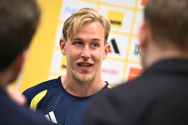 STOCKHOLM, SVERIGE 20260329 Herman Johansson pa en pressträff efter söndagens träning med fotbollslandslaget pa Strawberry Arena inför playoff-finalen mot Polen. STOCKHOLM SVERIGE x10090x