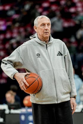 Deutschland: easyCredit BBL, Hauptrunde 2025 26, 22. Spieltag Veolia Towers Hamburg vs FC Bayern München Basketball Barclays Arena (Hamburg): Svetislav Pesic (FC Bayern München Basketball, Headcoach), Porträt, Freisteller Copyright: xStefanxTrochax