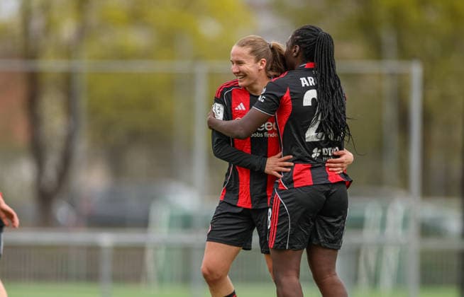 GER, Frankfurt, Eintracht Frankfurt II vs FC Ingolstadt, 2. Frauen Bundesliga, Fussball, DFB, Spielzeit 2025 2026, Stadion am Brentanobad, 21. Spieltag im Bild: Marie Kleemann (Eintracht Frankfurt 17) erzielt das 1:0, Tor, Jubel, Freude und Emotionen nach dem Tor, Carlotta Schwoerer (Eintracht Frankfurt II 18), Mira Arouna (Eintracht Frankfurt II 28) DFB DFL REGULATIONS PROHIBIT ANY USE OF PHOTOGRAPHS AS IMAGE SEQUENCES AND OR QUASI-VIDEO, 29.03.2026 Copyright: HMBxMedia HendrikxHamelau
