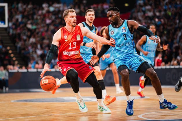 Easycredit BBL: Veolia Towers Hamburg - FC Bayern München Basketball, 29.03.2026 Andreas Obst (FC Bayern München Basketball, 13) gegen Osaro Rich (Veolia Towers Hamburg, 3); Easycredit BBL: Veolia Towers Hamburg vs. FC Bayern München Basketball am 29.03.2026 in der Barclays Arena, Hamburg Copyright: xBEAUTIFULxSPORTS Tonhäuserx