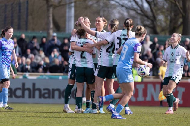 Deutschland: Fußball Google Pixel Frauen- Bundesliga 2025 26, 22. Spieltag - SV Werder Bremen vs SGS Essen - Weserstadion Platz 11 (Bremen): Lina Hausicke (SV Werder Bremen, 18) Larissa Mühlhaus Larissa Muhlhaus (SV Werder Bremen, 7) Jubel, Emotionen, Freude Copyright: xAylinxKreutzsteinx