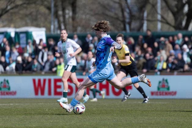 Deutschland: Fußball Google Pixel Frauen- Bundesliga 2025 26, 22. Spieltag - SV Werder Bremen vs SGS Essen - Weserstadion Platz 11 (Bremen): Natasha Kowalski (SGS Essen, 10) Copyright: xAylinxKreutzsteinx