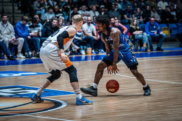 29.03.2026, xhfmx, Basketball easyCredit BBL Bundesliga, Frankfurt Skyliners - Rostock Seawolves v.l. Lukasz Kolenda (Rostock Seawolves), Isaiah Swope (Skyliners Frankfurt) (DFL DFB REGULATIONS PROHIBIT ANY USE OF PHOTOGRAPHS as IMAGE SEQUENCES and or QUASI-VIDEO) Frankfurt am Main