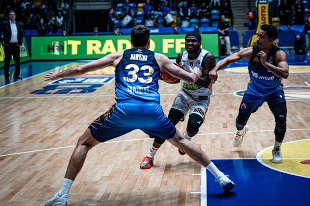 29.03.2026, xhfmx, Basketball easyCredit BBL Bundesliga, Frankfurt Skyliners - Rostock Seawolves v.l. Ryan Hawkins (Skyliners Frankfurt), TJ Crockett Jr. (Rostock Seawolves), Garai Zeeb (Skyliners Frankfurt) (DFL DFB REGULATIONS PROHIBIT ANY USE OF PHOTOGRAPHS as IMAGE SEQUENCES and or QUASI-VIDEO) Frankfurt am Main