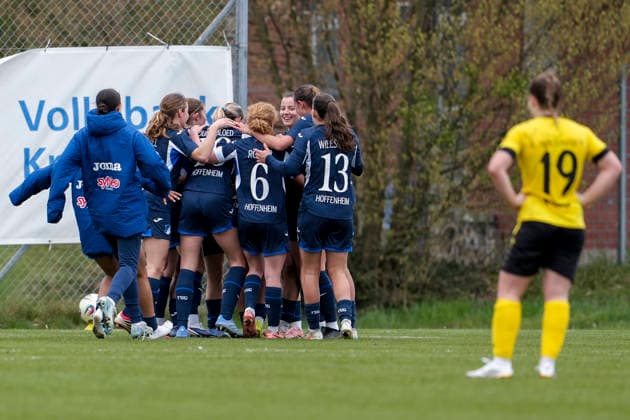 Spielerinnen der TSG 1899 Hoffenheim II (U20), jubeln über das Tor zum 1:0, Jubel, Torjubel, Torerfolg, celebrate the goal, goal, celebration, jubelt ueber das Tor, Freuen, Freude, freut sich, optimistisch, positiv, Spielszene, Highlight, Action, Aktion, 29.03.2026, St. Leon-Rot (Deutschland), Fussball, Frauen, Regionalliga Süd, TSG 1899 Hoffenheim U20 - SV 67 Weinberg, 29.03.2026, St. Leon-Rot (Deutschland), Fussball, Frauen, Regionalliga Süd, TSG 1899 Hoffenheim U20 - SV 67 Weinberg, DFB DFL REGULATIONS PROHIBIT ANY USE OF PHOTOGRAPHS AS IMAGE SEQUENCES AND OR QUASI-VIDEO.