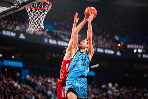 Easycredit BBL: Veolia Towers Hamburg - FC Bayern München Basketball, 29.03.2026 Benedikt TurudiÄ‡ (Veolia Towers Hamburg, 44) wirft; Easycredit BBL: Veolia Towers Hamburg vs. FC Bayern München Basketball am 29.03.2026 in der Barclays Arena, Hamburg Copyright: xBEAUTIFULxSPORTS Tonhäuserx
