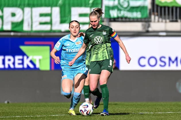 Fußball I Frauen I Saison 2025-2026 I Bundesliga I 22. Spieltag I VfL Wolfsburg - 1. FC Union Berlin I 29.03.2026 Lia Kamber (41, 1. FC Union Berlin), Janina Minge (6, VfL Wolfsburg) Wolfsburg AOK Stadion Niedersachsen Deutschland Copyright: xLobeca InesxHähnelx