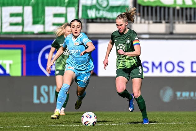 Fußball I Frauen I Saison 2025-2026 I Bundesliga I 22. Spieltag I VfL Wolfsburg - 1. FC Union Berlin I 29.03.2026 Lia Kamber (41, 1. FC Union Berlin), Janina Minge (6, VfL Wolfsburg) Wolfsburg AOK Stadion Niedersachsen Deutschland Copyright: xLobeca InesxHähnelx