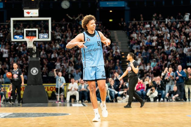 Zacharie Perrin (Veolia Towers Hamburg, 52) jubelt Jubel, GER, Veolia Towers Hamburg vs FC Bayern Muenchen Basketball, Basketball, Bundesliga, Spieltag 22, Saison 2025 2026, 29.03.2026 GER, Veolia Towers Hamburg vs FC Bayern Muenchen Basketball, Basketball, Bundesliga, Spieltag 22, Saison 2025 2026, 29.03.2026 Hamburg Copyright: xEibner-Pressefoto MaxxVincenx EP_MVN