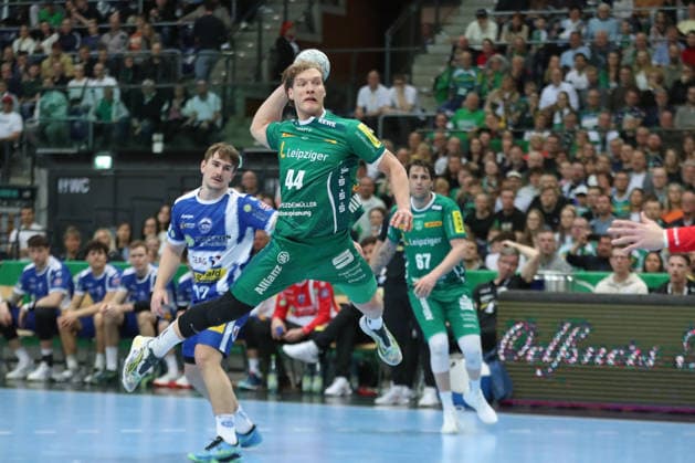 Handball DAIKIN HBL, SC DHfK Leipzig - ThSV Eisenach; 29.03.2026 Blaer Hinriksson (44, SC DHfK Leipzig) fliegt zum Wurf. Handball, DAIKIN HBL, 1. Bundesliga, Saison 2025 2026, 26. Spieltag: SC DHfK Leipzig vs. ThSV Eisenach am 29.03.2026 in der Quarterback Immobilien Arena Leipzig. Copyright: xBEAUTIFULxSPORTS JanxKaeferx
