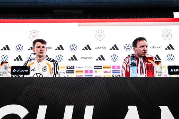 Fussball, UEFA Länderspiel Pressekonferenz Deutschland vor dem Freundschaftsspiel gegen Ghana 29.03.2026, MHP Arena Stuttgart Alexander Nübel (Deutschland, 12) Julian Nagelsmann (Trainer, Deutschland) Stuttgart MHP Arena Baden-Württemberg Deutschland