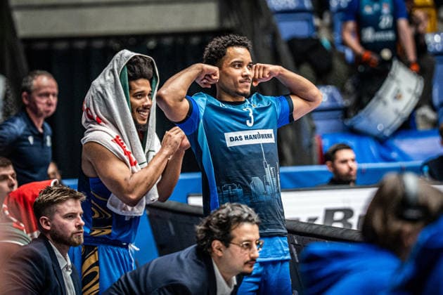 29.03.2026, xhfmx, Basketball easyCredit BBL Bundesliga, Frankfurt Skyliners - Rostock Seawolves v.l. Tyger Campbell (Skyliners Frankfurt), Garai Zeeb (Skyliners Frankfurt) (DFL DFB REGULATIONS PROHIBIT ANY USE OF PHOTOGRAPHS as IMAGE SEQUENCES and or QUASI-VIDEO) Frankfurt am Main