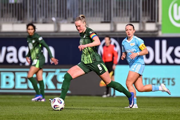 Fußball I Frauen I Saison 2025-2026 I Bundesliga I 22. Spieltag I VfL Wolfsburg - 1. FC Union Berlin I 29.03.2026 Janina Minge (6, VfL Wolfsburg) mit Ball Freisteller, Nahaufnahme, Porträt, Portrait, Einzelfoto, Einzelbild, Körper Wolfsburg AOK Stadion Niedersachsen Deutschland Copyright: xLobeca InesxHähnelx