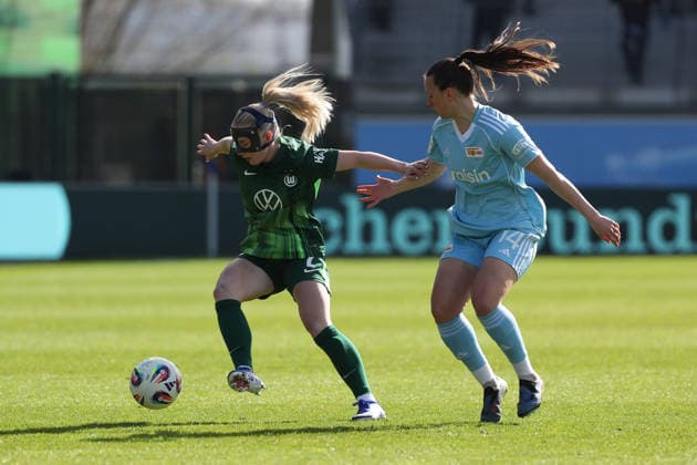VfL vs. Berlin, BL Frauen Wolfsburg, 29.03.2026, Fußball, Frauen, Google Pixel Bundesliga, Saison 2025 2026, VfL Wolfsburg vs FC Union Berlin, Thea Bjelde (VfL Wolfsburg), Hannah Eurlings (Union Berlin) AOK Stadion Niedersachsen Deutschland