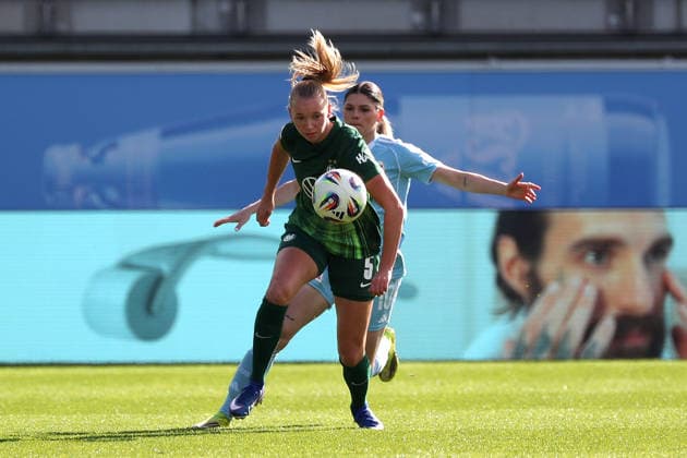 VfL vs. Berlin, BL Frauen Wolfsburg, 29.03.2026, Fußball, Frauen, Google Pixel Bundesliga, Saison 2025 2026, VfL Wolfsburg vs FC Union Berlin, Ella Paddemors (VfL Wolfsburg), Eileen Campbell (Union Berlin) AOK Stadion Niedersachsen Deutschland