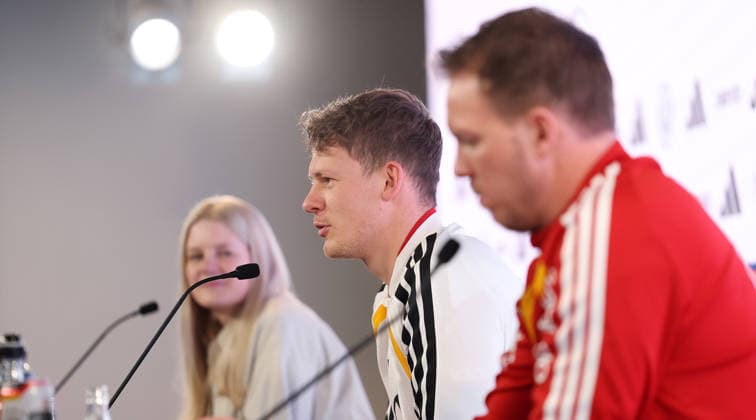 Stuttgart, Fußball Länderspiel Deutschland PK, v.l. Pressesprecherin Franziska Wülle, Alexander Nübel, Trainer Julian Nagelsmann