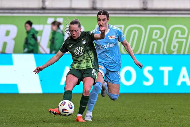 Fußball I Frauen I Saison 2025-2026 I Bundesliga I 22. Spieltag I VfL Wolfsburg - 1. FC Union Berlin I 29.03.2026 Zweikampf Janou Levels (15, VfL Wolfsburg) und Sophie Weidauer (9, 1. FC Union Berlin) Wolfsburg AOK Stadion Niedersachsen Deutschland Copyright: xLobeca InesxHähnelx