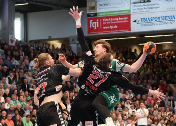 29.03.2026, Deutschland, Göppingen, Handball DAIKIN HBL, FRISCH AUF! Göppingen vs. HC Erlangen, v.l. Maciej Gebala (HC), Antonio Metzner (HC), Erik Persson (FAG)