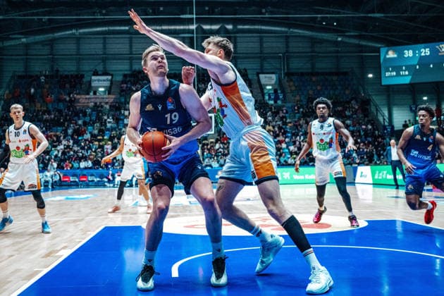 Till Pape (Skyliners Frankfurt, 19), Andy van Vliet (Rostock Seawolves 81) GER, Skyliners Frankfurt vs. Rostock Seawolves, easycredit BBL, Bundesliga, 26 Spieltag, Saison 2025 2026. 29.03.2026 Eibner-Pressefoto Attila Ziga GER, Skyliners Frankfurt vs. Rostock Seawolves, easycredit BBL, Bundesliga, 26 Spieltag, Saison 2025 2026. 29.03.2026 Frankfurt am Main Copyright: xEibner-Pressefotox EP_AZA