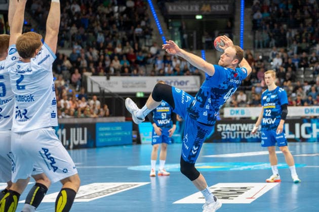 Handball I Herren I Saison 2025-2026 I Bundesliga I 26. Spieltag I TVB Stuttgart - TBV Lemgo Lippe I 29.03.2026 Lenny Rubin (44, TVB Stuttgart) trifft den direkten Freiwurf kurz vor der Halbzeit Stuttgart Porsche Arena Baden-Württemberg Deutschland Copyright: xLobeca MaxxPetershansx