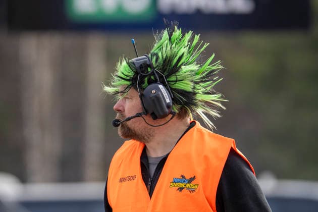 260329 Säkerhetschef i stadioncross under dag 5 av SM-veckan den 29 mars 2026 i Umea. *** 260329 Head of safety in stadium cross during day 5 of the World Championship week on March 29, 2026 in Umea  Copyright: OLAxWESTERBERG BB260329OW039