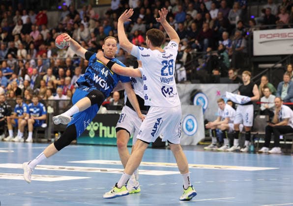 29.03.2026, Deutschland, Stuttgart, Handball Bundesliga, TVB Stuttgart vs. Lemgo Lippe, v.l. Lenny Rubin (TVB), Hendrik Wagner (Lemgo)