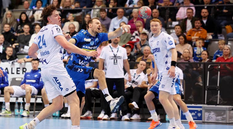 29.03.2026, Deutschland, Stuttgart, Handball Bundesliga, TVB Stuttgart vs. Lemgo Lippe, v.l. Joel Willecke (Lemgo), Kai Häfner (TVB)