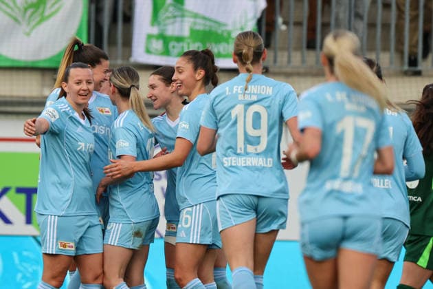 Wolfsburg, Deutschland: 29. März 2026 - 1. Frauen Bundesliga - 22. Spieltag - VfL Wolfsburg vs. Union Berlin Im Bild: Die Spielerinnen von Union Berlin jubeln nach einem Eigentor von Wolfsburg zum 2:1 für Union Berlin Copyright: HMBxMedia MadeleinexFantini