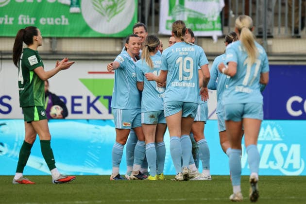 Wolfsburg, Deutschland: 29. März 2026 - 1. Frauen Bundesliga - 22. Spieltag - VfL Wolfsburg vs. Union Berlin Im Bild: Die Spielerinnen von Union Berlin jubeln nach einem Eigentor von Wolfsburg zum 2:1 für Union Berlin Copyright: HMBxMedia MadeleinexFantini