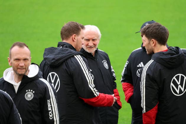 29.03.26 DFB Training Deutschland, Stuttgart, 29.03.2026, Fussball, Nationalmannschaft; 2026, DFB Deutschland, Training: v.l. Julian Nagelsmann (Trainer), Rudi Völler (Sportdirektor).
