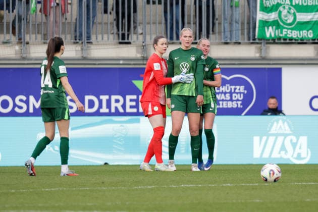 29.03.2026, xgrfx, Fussball Google Pixel Frauen-Bundesliga, VfL Wolfsburg - 1.FC Union Berlin v.l. Eigentor, Camilla Küver (VfL Wolfsburg) zum 1:2 für Union Berlin. (DFL DFB REGULATIONS PROHIBIT ANY USE OF PHOTOGRAPHS as IMAGE SEQUENCES and or QUASI-VIDEO) Wolfsburg