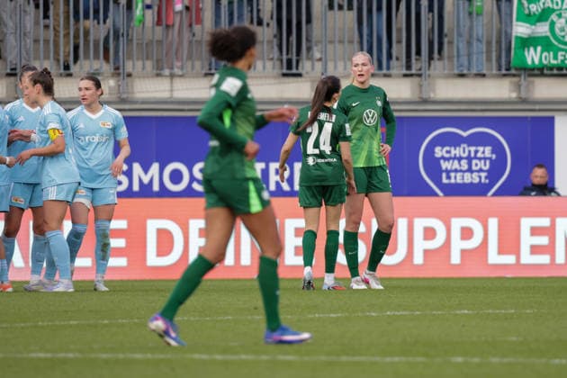 29.03.2026, xgrfx, Fussball Google Pixel Frauen-Bundesliga, VfL Wolfsburg - 1.FC Union Berlin v.l. Eigentor, Camilla Küver (VfL Wolfsburg) zum 1:2 für Union Berlin. (DFL DFB REGULATIONS PROHIBIT ANY USE OF PHOTOGRAPHS as IMAGE SEQUENCES and or QUASI-VIDEO) Wolfsburg