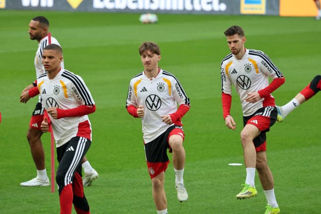 29.03.26 DFB Training Deutschland, Stuttgart, 29.03.2026, Fussball, Nationalmannschaft; 2026, DFB Deutschland, Training: v.l. Angelo Stiller, Anton Stach.
