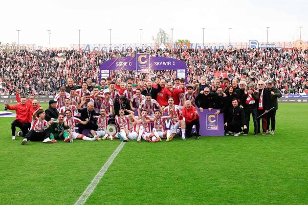 L.R. Vicenza s players celebrate their victory at the end of the match during the match of 34th day of the Serie B Championship between L.R. Vicenza vs Union Brescia at the Romeo Menti Stadium on 29 March 2026 in Vicenza, VI.  Copyright: xEmanuelexPennacchio IPAxSportx xipa-agency.netx xx IPA_73606547 IPA_Agency_IPA73606547