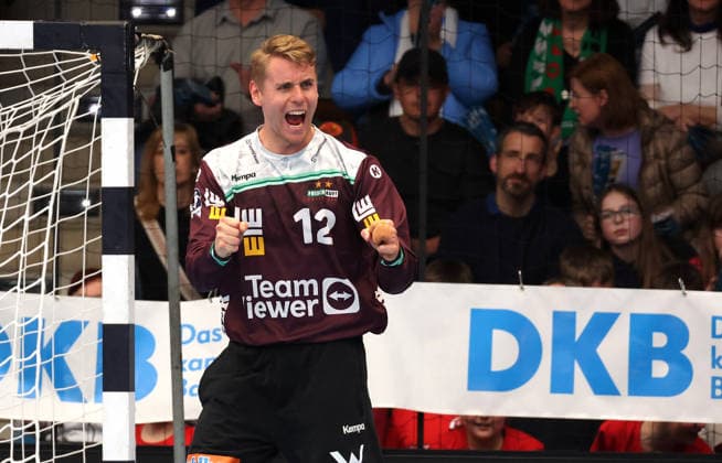 29.03.2026, Deutschland, Göppingen, Handball DAIKIN HBL, FRISCH AUF! Göppingen vs. HC Erlangen, Kristian Saeveras (FAG) jubelt, Jubel
