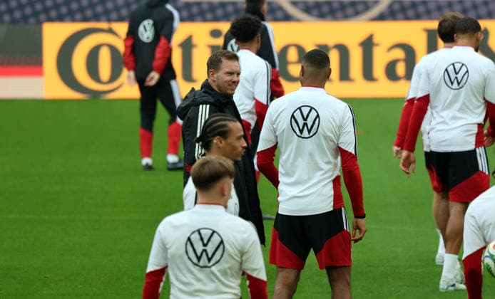 29.03.26 DFB Training Deutschland, Stuttgart, 29.03.2026, Fussball, Nationalmannschaft; 2026, DFB Deutschland, Training: v.l. Julian Nagelsmann (Trainer), Jonathan Tah.
