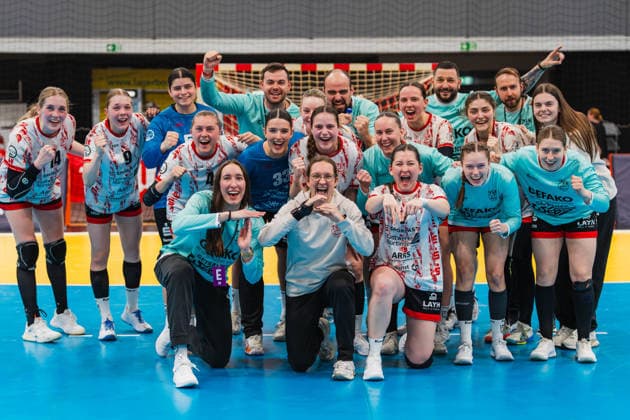 TG Nuertingen nach dem Spiel, Siegesjubel des Teams TSV Bayer 04 Leverkusen vs. TG Nuertingen, Handball, 2.Handball-Bundesliga, 22.Spieltag, Saison 2025 26, 29.03.2026, TSV Bayer 04 Leverkusen vs. TG Nuertingen, Handball, 2.HBL, 22.Spieltag, Saison 2025 26, 29.03.2026 Leverkusen Copyright: xEibner-Pressefoto LukasxBaldygax EP_LBA
