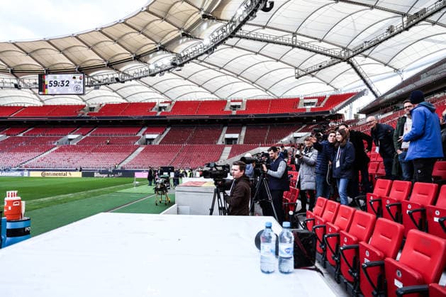 Fussball, UEFA Länderspiel Abschlusstraining Deutschland vor dem Freundschaftsspiel gegen Ghana 29.03.2026, MHP Arena Stuttgart Journalisten auf der Tribüne beim Training Stuttgart MHP Arena Baden-Württemberg Deutschland