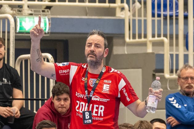 Iker Romero (SG BBM Bietigheim, Trainer) ist nicht zufrieden. TuSEM Essen vs. SG BBM Bietigheim, Handball, 2. HBL, 25. Spieltag, Saison 2025 2026, 29.03.2026 TuSEM Essen vs. SG BBM Bietigheim, Handball, 2. HBL, 25. Spieltag, Saison 2025 2026, 29.03.2026 Essen Copyright: xEibner-Pressefoto ThomasxHaeslerx EP_THR
