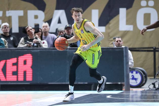 29.03.2026, xgox, Basketball - easyCredit BBL Basketball Loewen Braunschweig - Alba Berlin emspor, v.l. Alex O Conell (Alba Berlin, 3) am Ball, plays the ball Braunschweig