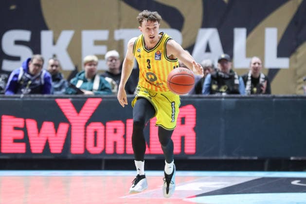 29.03.2026, xgox, Basketball - easyCredit BBL Basketball Loewen Braunschweig - Alba Berlin emspor, v.l. Alex O Conell (Alba Berlin, 3) am Ball, plays the ball Braunschweig