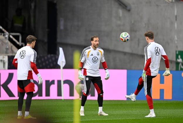 Torwart Oliver Baumann GER (01) Torwart Alexander Nuebel GER (12) Torwart Finn Dahmen GER (21) Aktion Aufwaermen Training iam 29.03.2026 m Vorfeld des DFB Laenderspiel Deutschland GER vs Ghana GHA Freundschatsspiel Testspiel am 30.03.2026 DFL REGULATIONS PROHIBIT ANY USE OF PHOTOGRAPHS AS IMAGE SEQUENCES AND OR QUASI-VIDEO DFB Laenderspiel Deutschland GER vs Ghana GHA