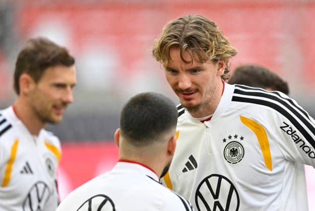 Nick Woltemade GER (11) im Gespraech Diskussion mit Deniz Undav GER (13) Leon Goretzka GER (08) Portrait Aufwaermen Training iam 29.03.2026 m Vorfeld des DFB Laenderspiel Deutschland GER vs Ghana GHA Freundschatsspiel Testspiel am 30.03.2026 DFL REGULATIONS PROHIBIT ANY USE OF PHOTOGRAPHS AS IMAGE SEQUENCES AND OR QUASI-VIDEO DFB Laenderspiel Deutschland GER vs Ghana GHA