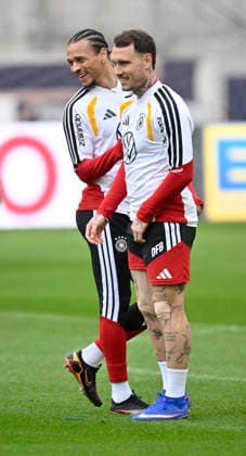 Leroy Sane GER (19) David Raum GER (22) Aufwaermen Training iam 29.03.2026 m Vorfeld des DFB Laenderspiel Deutschland GER vs Ghana GHA Freundschatsspiel Testspiel am 30.03.2026 DFL REGULATIONS PROHIBIT ANY USE OF PHOTOGRAPHS AS IMAGE SEQUENCES AND OR QUASI-VIDEO DFB Laenderspiel Deutschland GER vs Ghana GHA