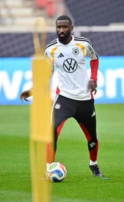 Antonio Ruediger GER (02) Aktion am Ball Aufwaermen Training iam 29.03.2026 m Vorfeld des DFB Laenderspiel Deutschland GER vs Ghana GHA Freundschatsspiel Testspiel am 30.03.2026 DFL REGULATIONS PROHIBIT ANY USE OF PHOTOGRAPHS AS IMAGE SEQUENCES AND OR QUASI-VIDEO DFB Laenderspiel Deutschland GER vs Ghana GHA