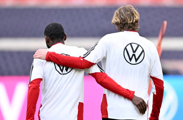 Antonio Ruediger GER (02) Nick Woltemade GER (11) von hinten Umarmung Gestik Geste Aufwaermen Training iam 29.03.2026 m Vorfeld des DFB Laenderspiel Deutschland GER vs Ghana GHA Freundschatsspiel Testspiel am 30.03.2026 DFL REGULATIONS PROHIBIT ANY USE OF PHOTOGRAPHS AS IMAGE SEQUENCES AND OR QUASI-VIDEO DFB Laenderspiel Deutschland GER vs Ghana GHA
